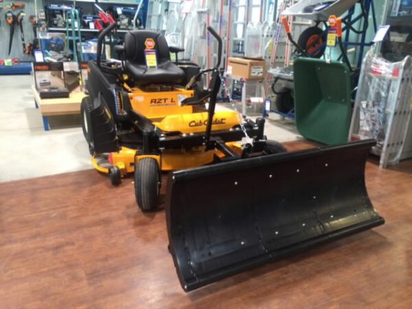 131496464 Lumesahk Cub Cadet XZ-seeriale