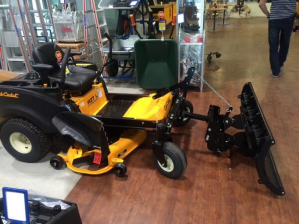 131496469 Lumesahk Cub Cadet XZ-seeriale