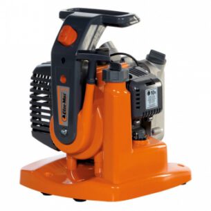 Bensiinimootoriga pump Oleo-Mac WP300
