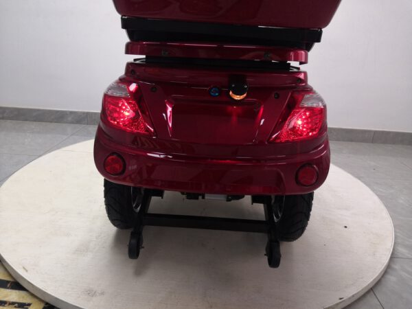 1-4-3-wheel-details-13 Elektriroller Revolux VM4 3-rattaline (koos korviga)