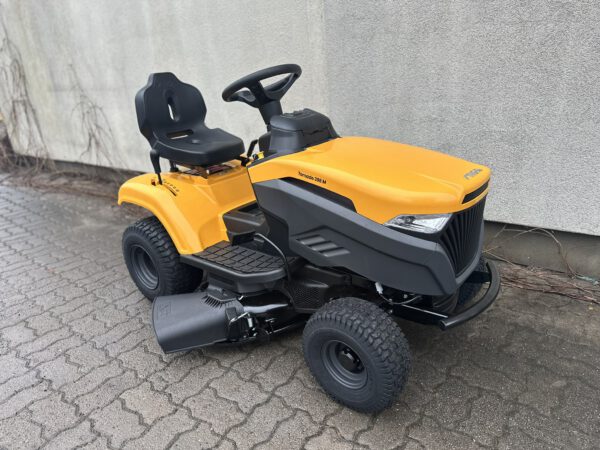 IMG_4318 Murutraktor Stiga Tornado 398 M