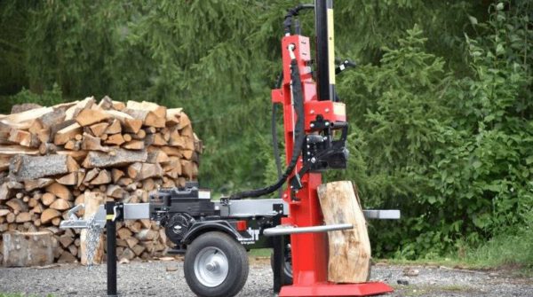 Puulõhkuja haagisel HECHT 6422 (bensiinimootoriga) (22t)