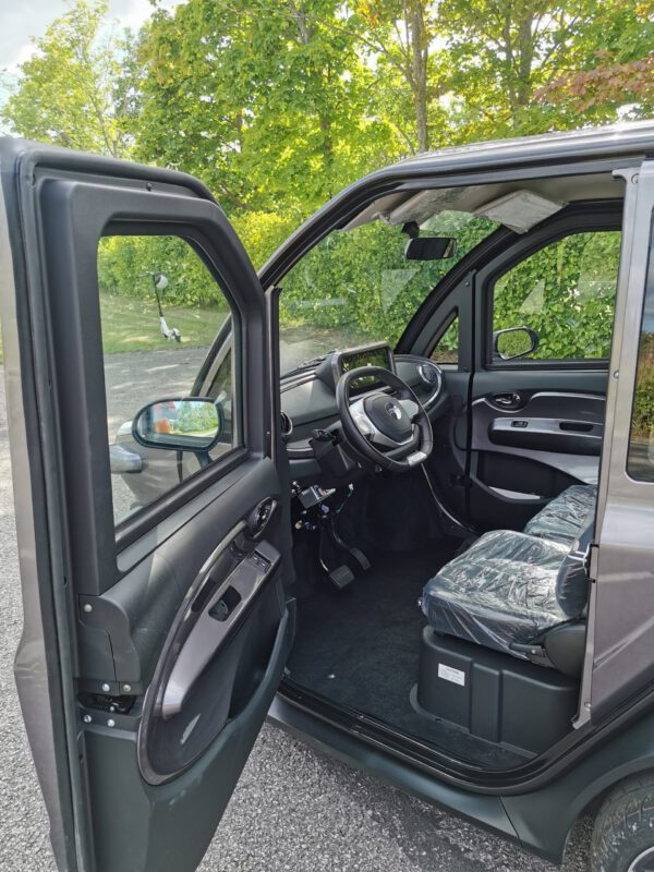 EV300_6-scaled Elektriline mopeedauto EV300-M1 Luqi Revolux (150Ah)