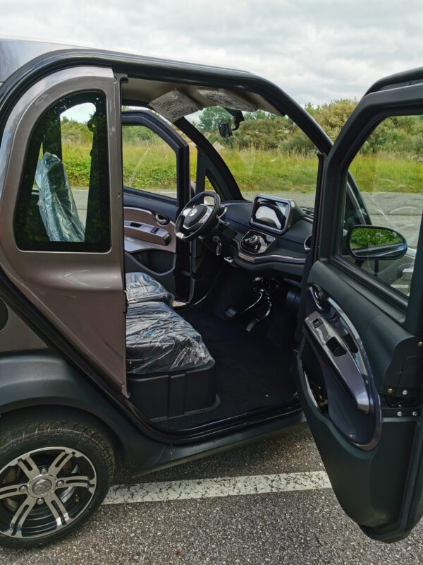 EV300_7-scaled Elektriline mopeedauto EV300-M1 Luqi Revolux (150Ah)