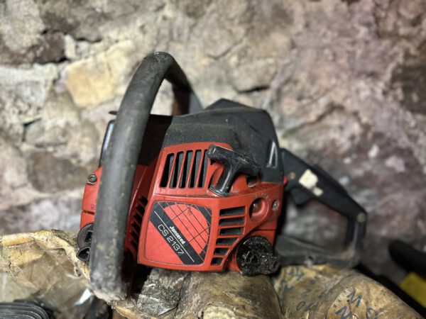 IMG_4418 Mootorsaag varuosadeks - Jonsered CS 2137