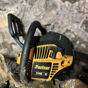Mootorsaag varuosadeks - Partner P740