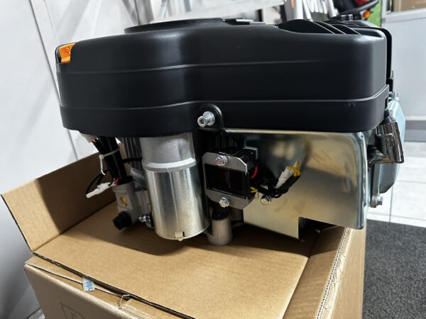 IMG_4652 Murutraktori mootor Stiga ST500 (8.4kW)