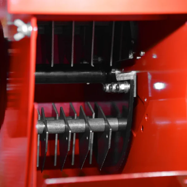 Oksapurustaja HECHT 6421 (bensiinimootoriga)