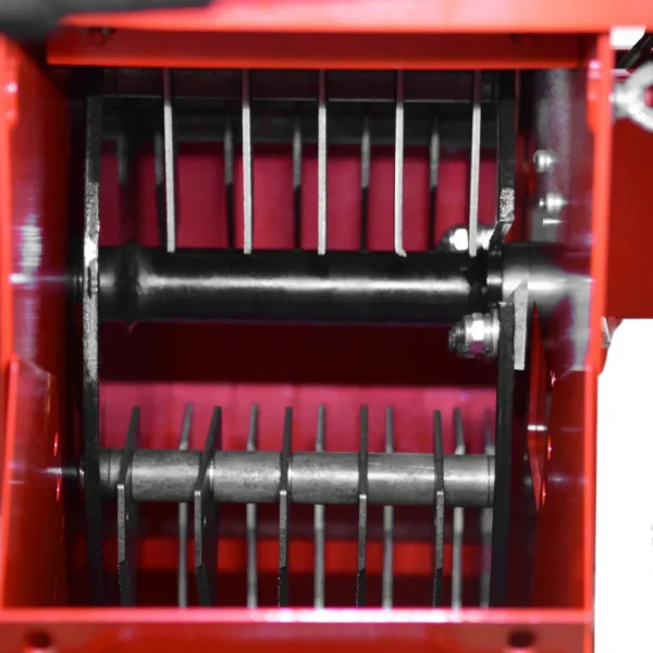 Oksapurustaja HECHT 6421 (bensiinimootoriga)