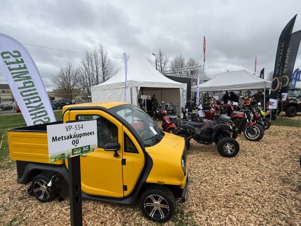 IMG_0449 Elektriauto EV6000-Pickup Luqi Revolux 150