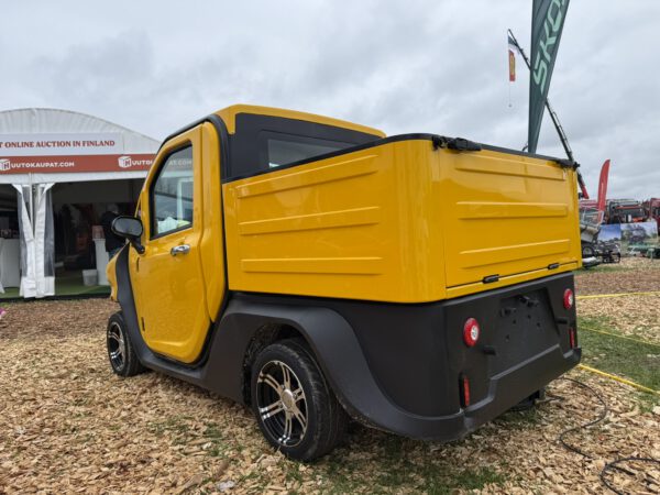 IMG_0458 Elektriauto EV6000-Pickup Luqi Revolux 150